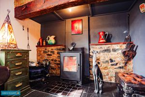 Sitting Room- click for photo gallery